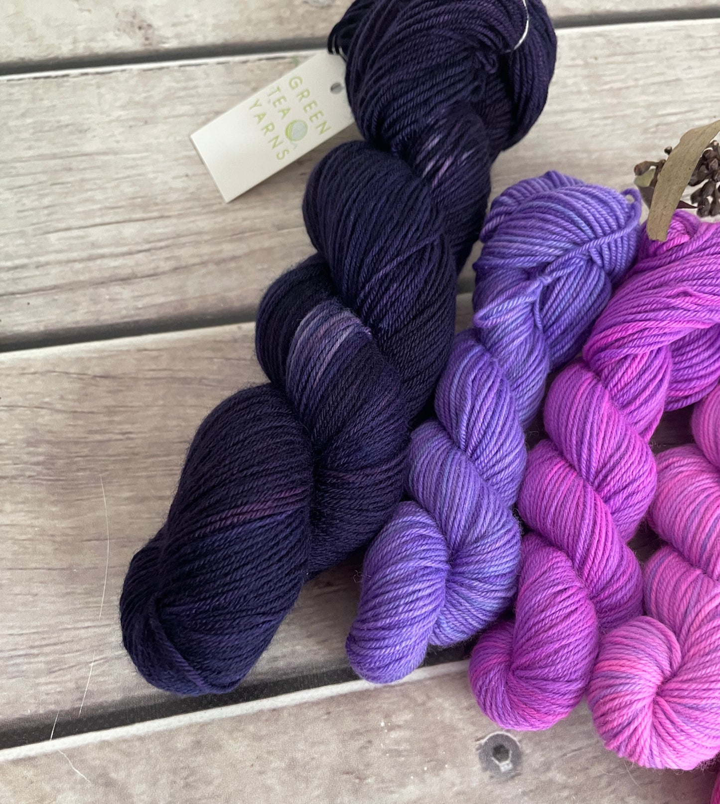 Southern Lights Kit - Darjeeling 4 ply