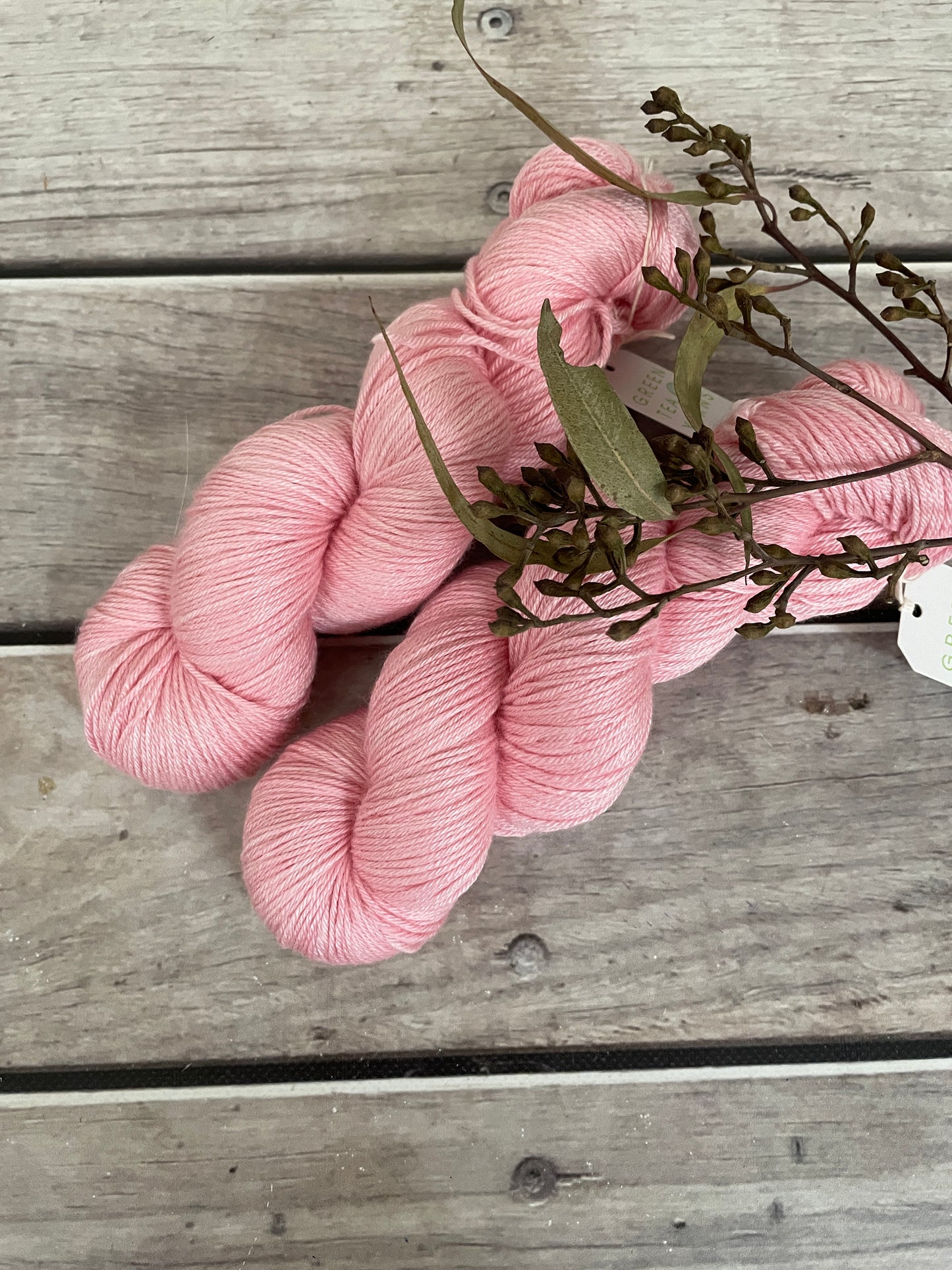 Pretty in Pink - 4ply/fingering - silk and merino yarn - Jasmin 4