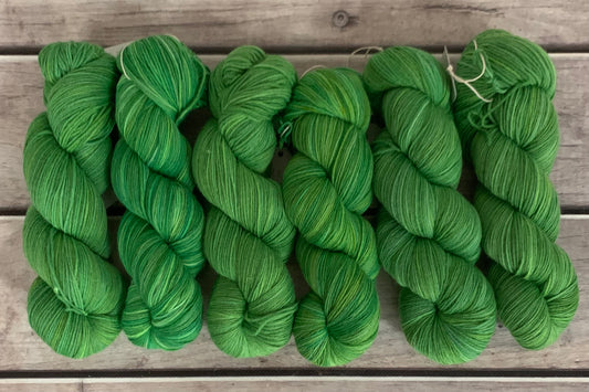 Lime Twist ooak - sock yarn in merino and nylon - Darjeeling
