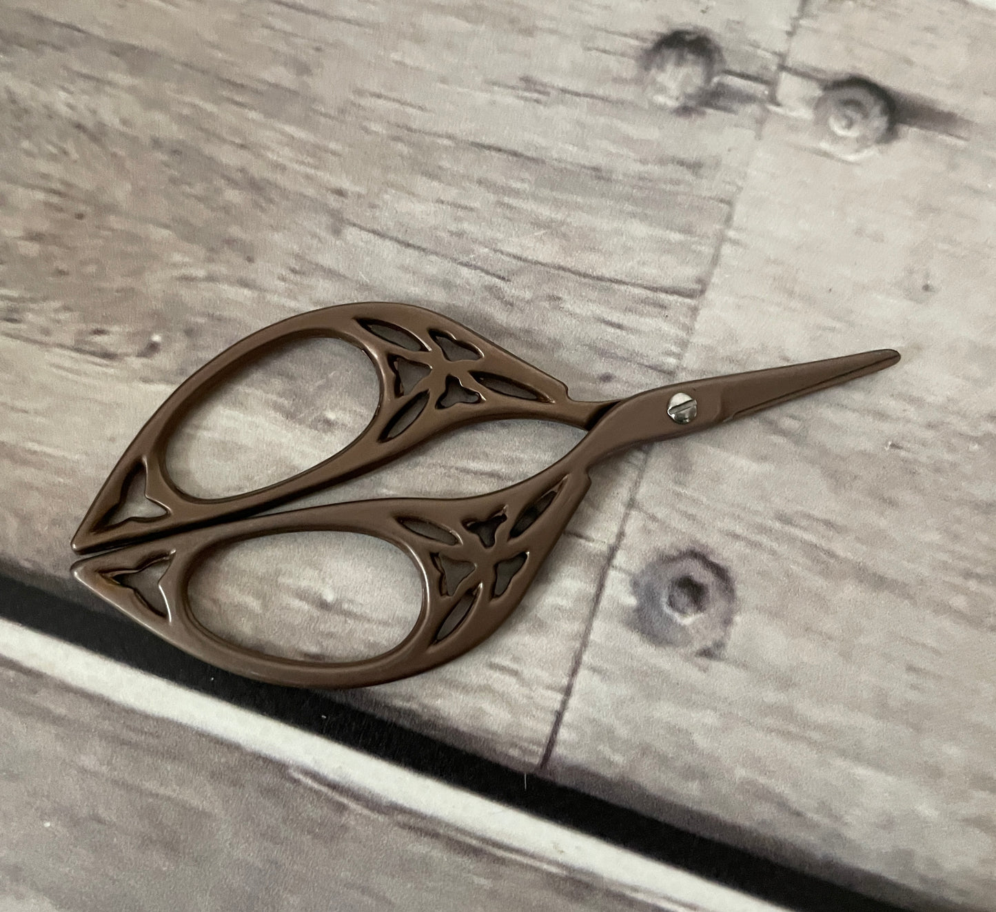 Bronze Leaf Embroidery Scissors