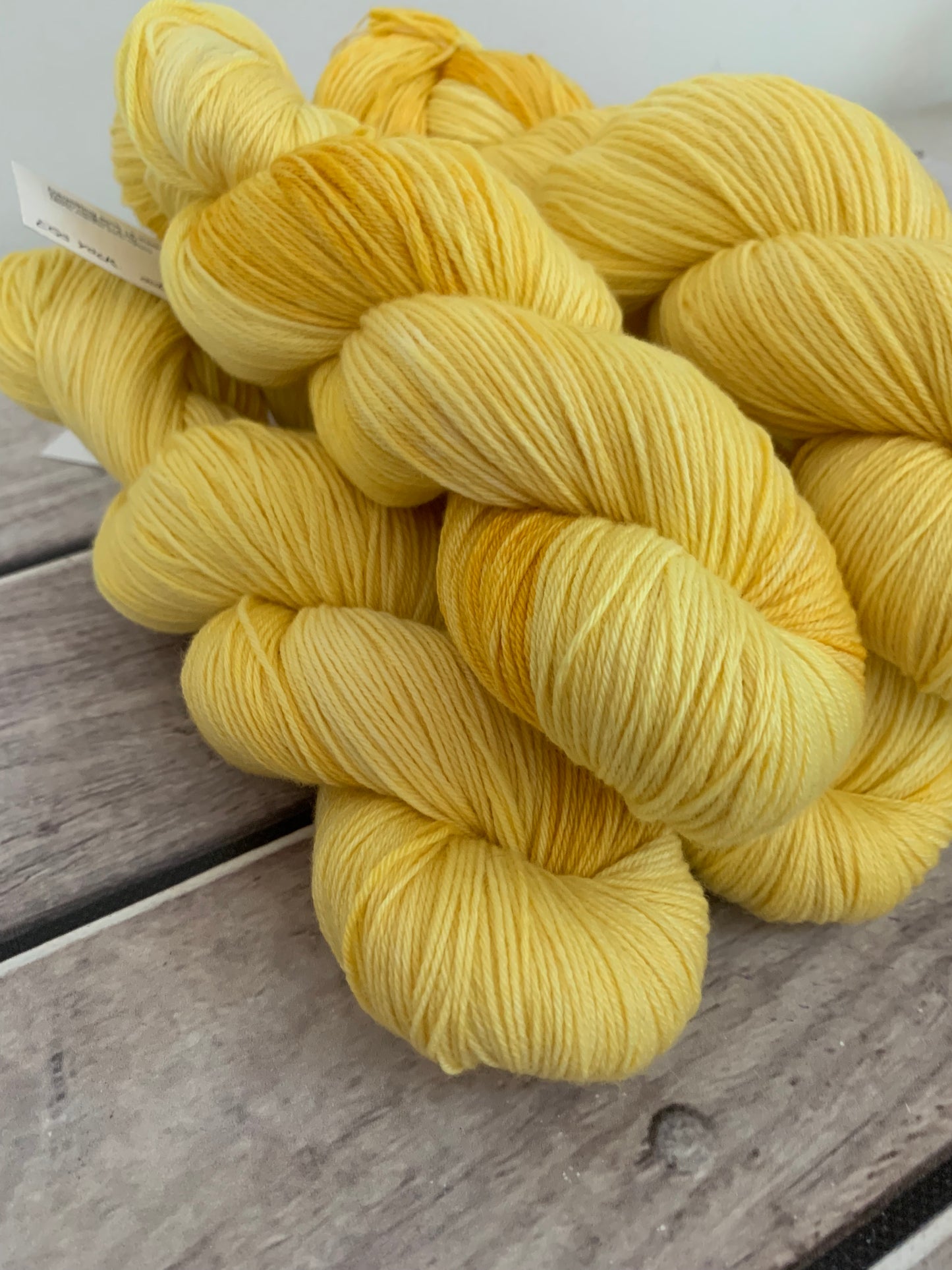 Egg Yolk ooak - sock yarn in merino and nylon - Darjeeling