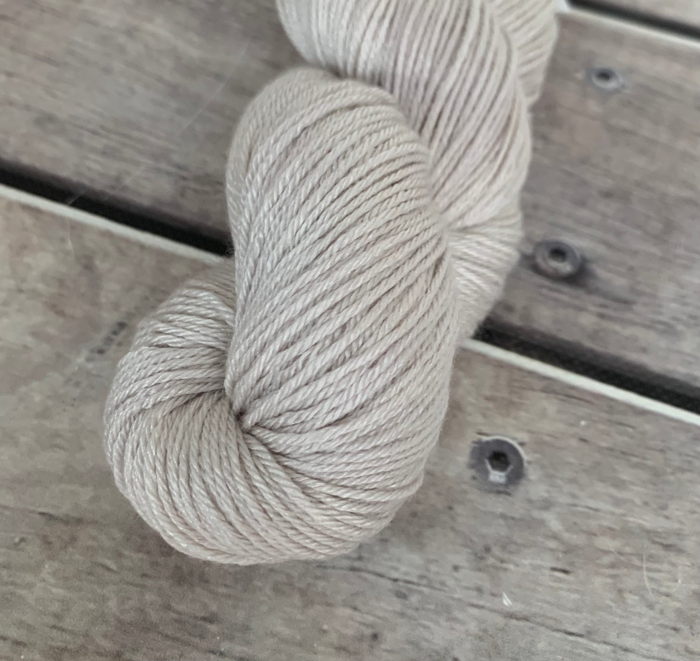 Stone- 4ply/fingering - silk and merino - Jasmin 4