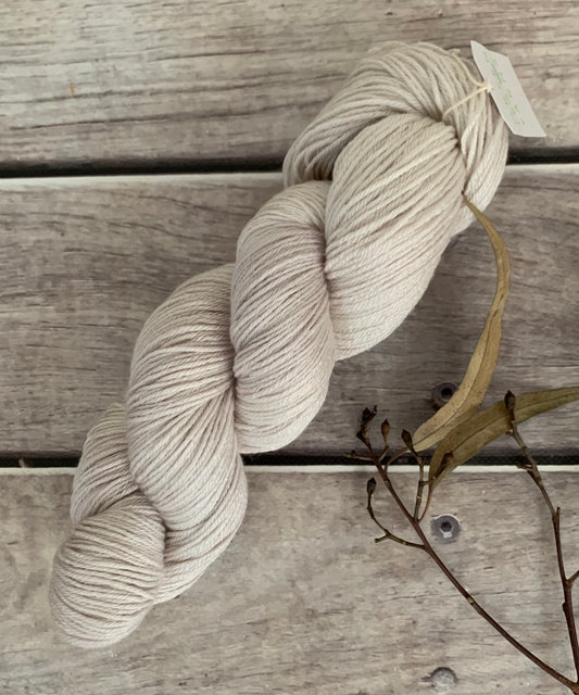 Stone- 4ply/fingering - silk and merino - Jasmin 4