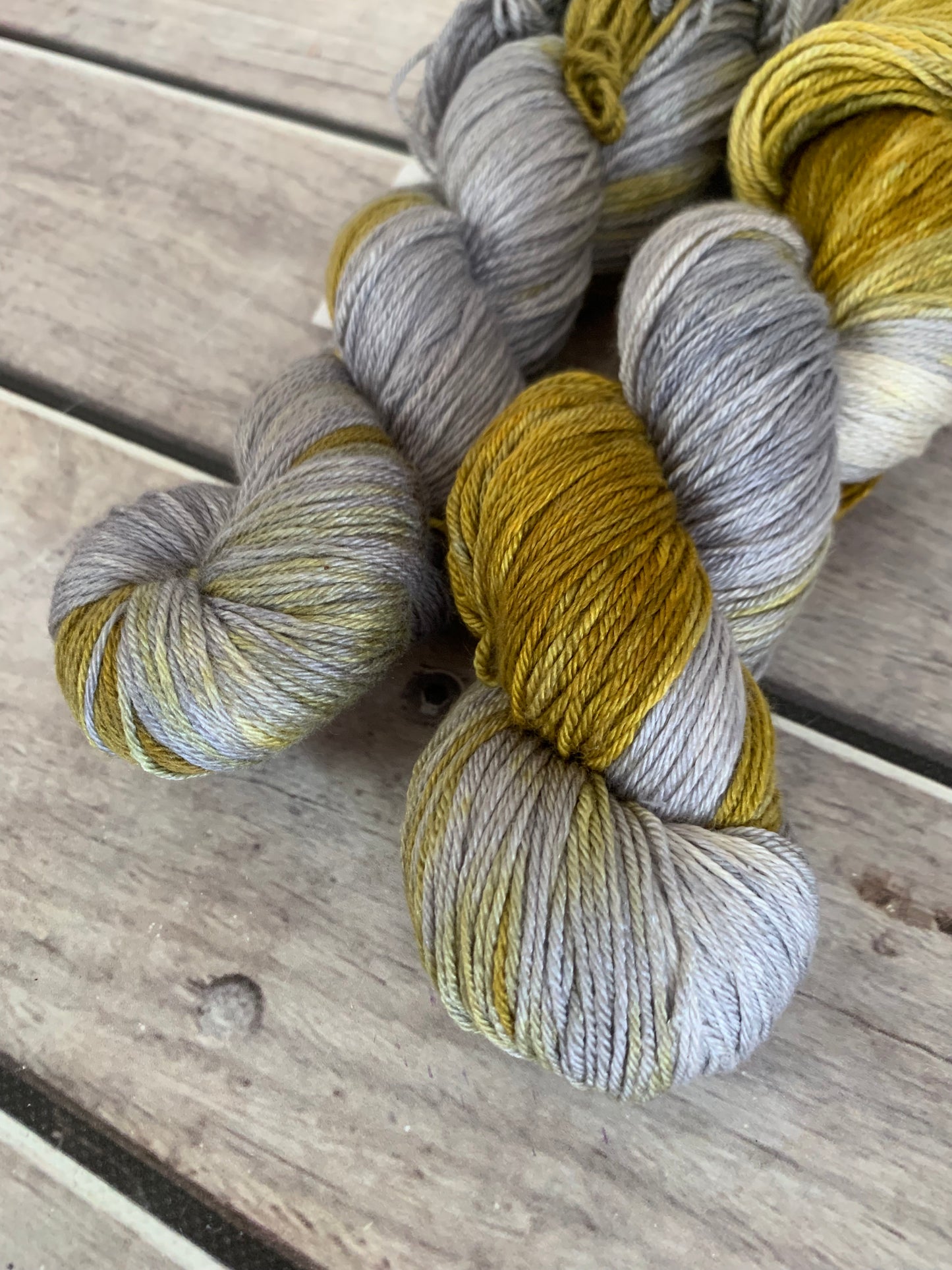 Silvereye Wing - 4 ply in silk and merino - Jasmin 4