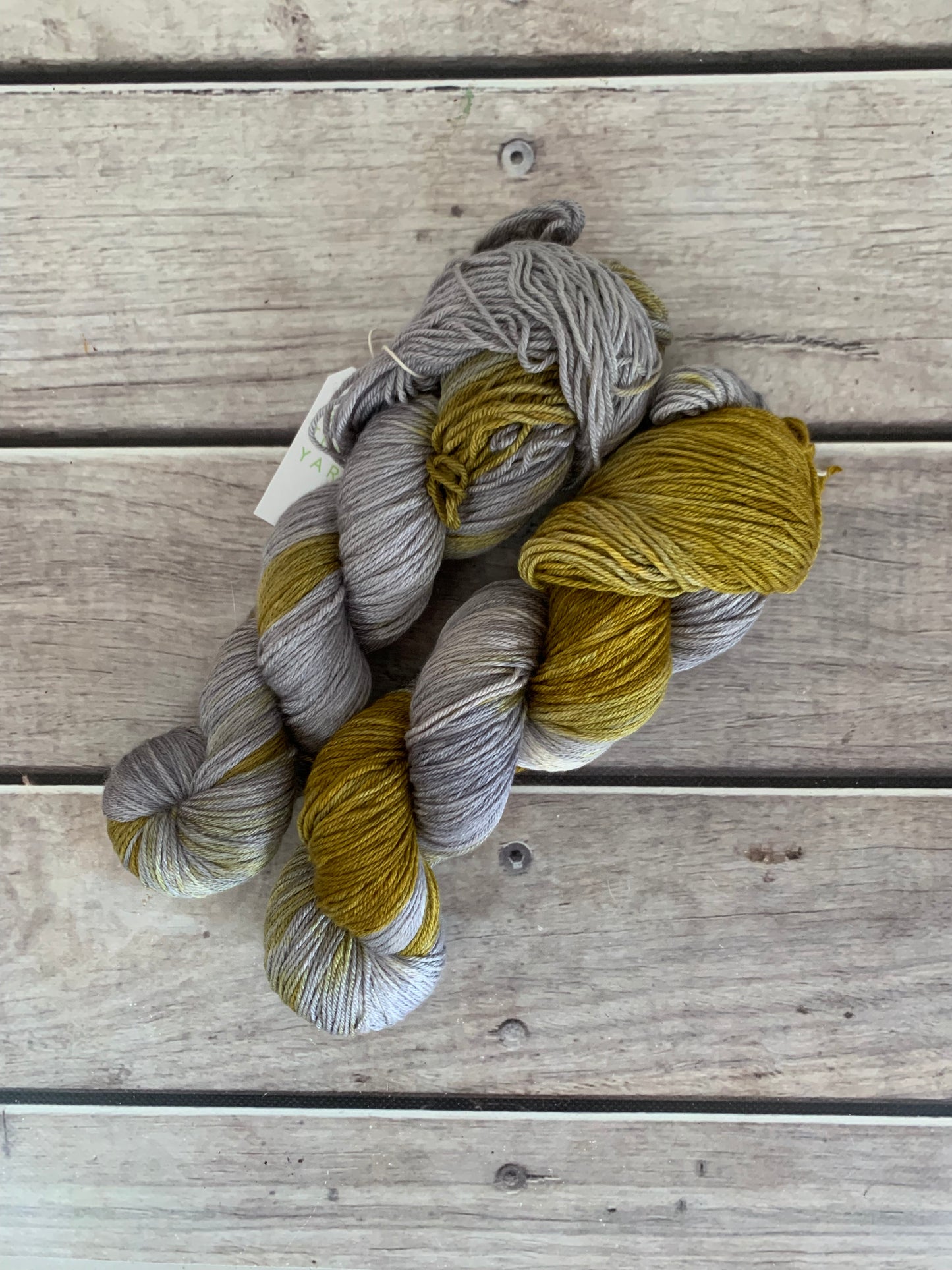 Silvereye Wing - 4 ply in silk and merino - Jasmin 4