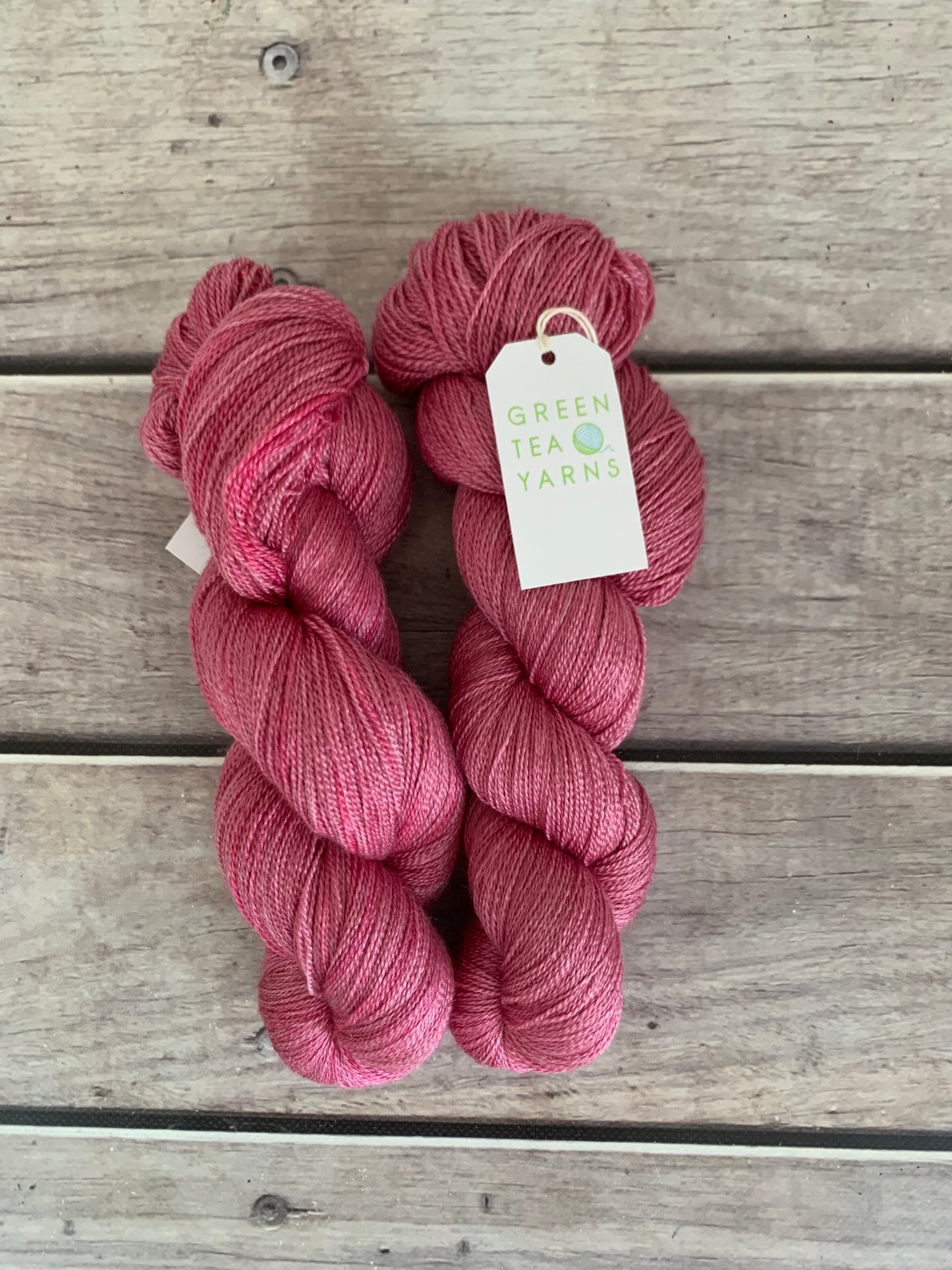 Bonus Pink ooak - Merino/silk - 2 Ply - Jasmin2