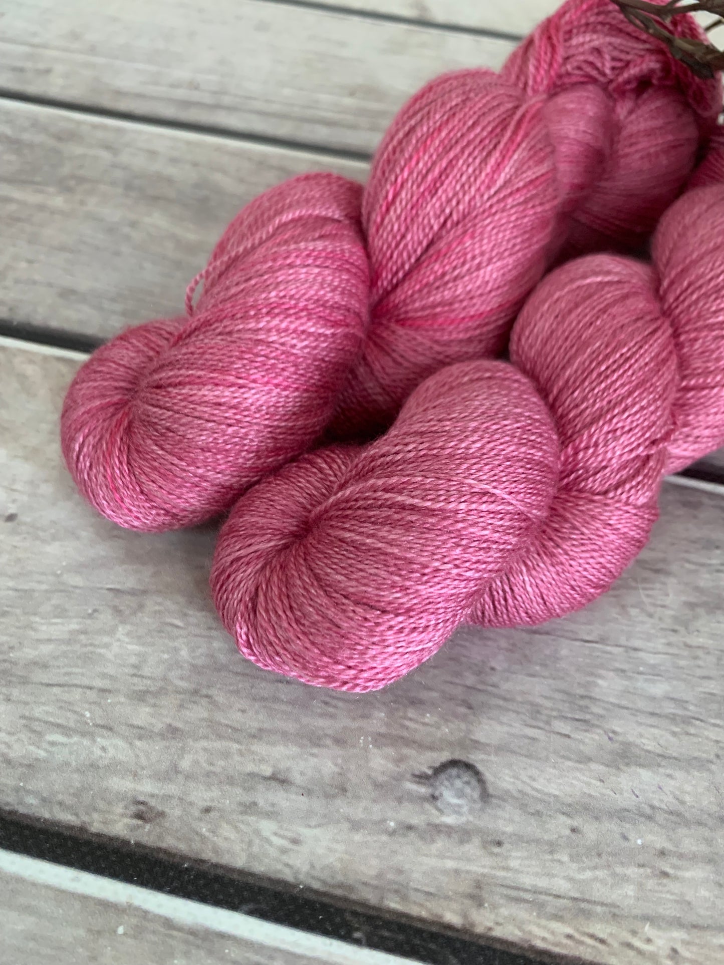 Bonus Pink ooak - Merino/silk - 2 Ply - Jasmin2