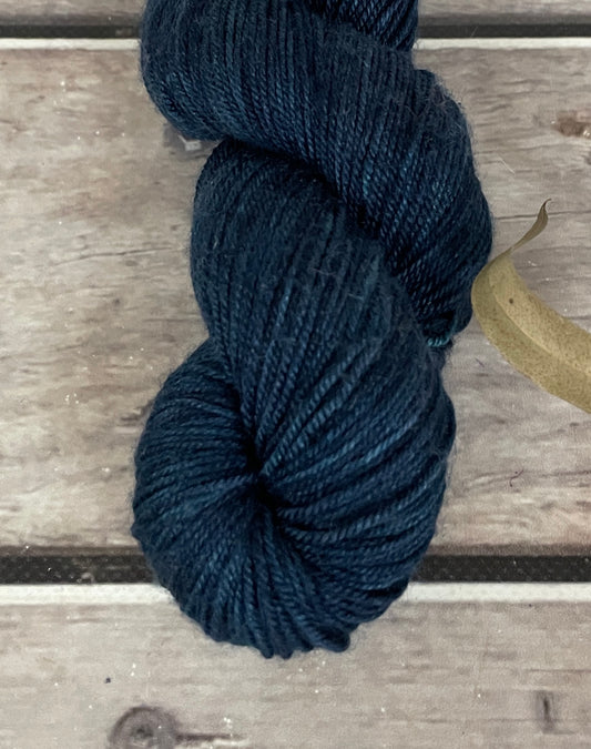 Midnight in Paradise - 4 ply silk / merino / cashmere - Assam