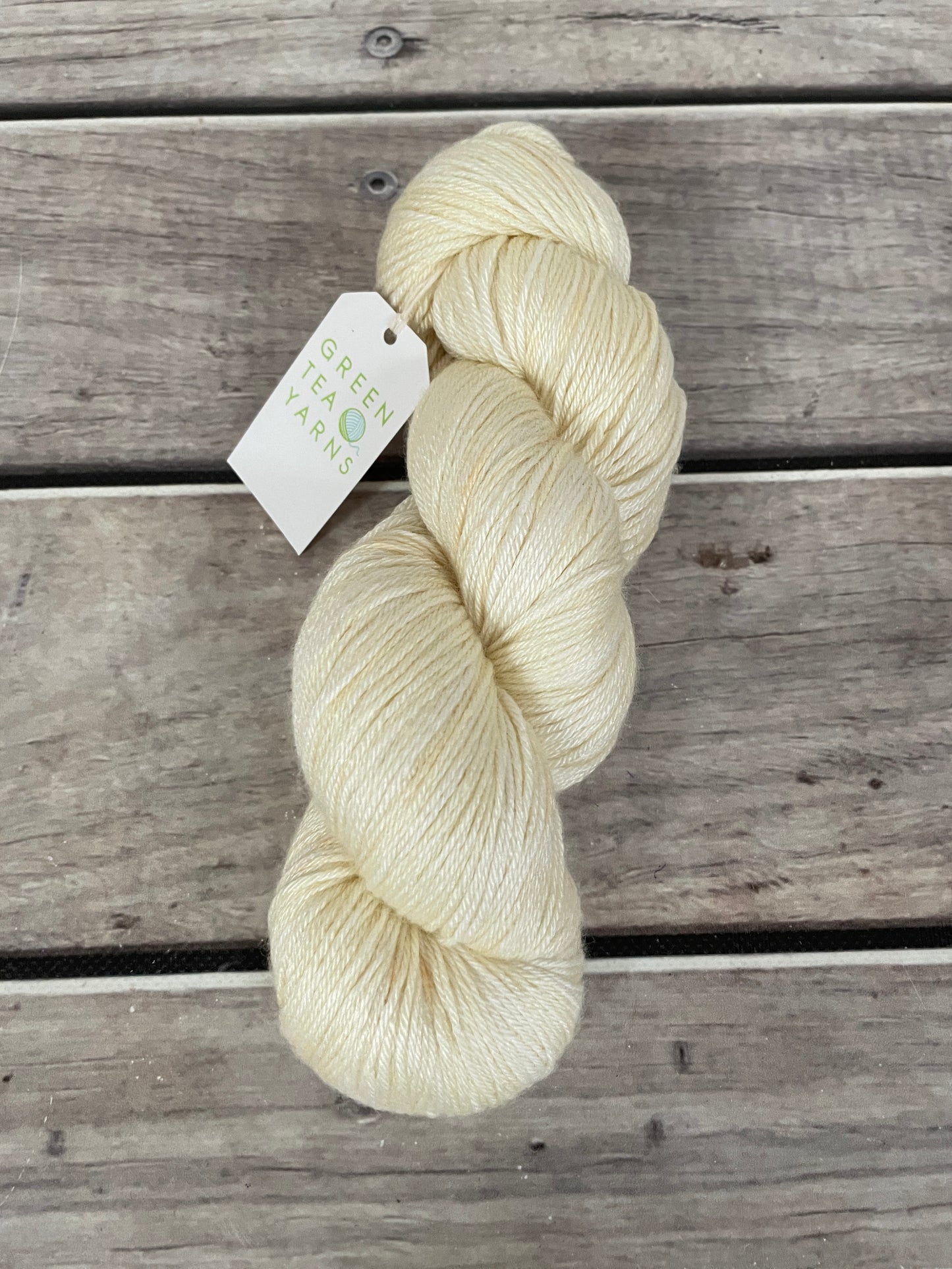 Buttercream - 4ply/fingering - silk and merino - Jasmin 4