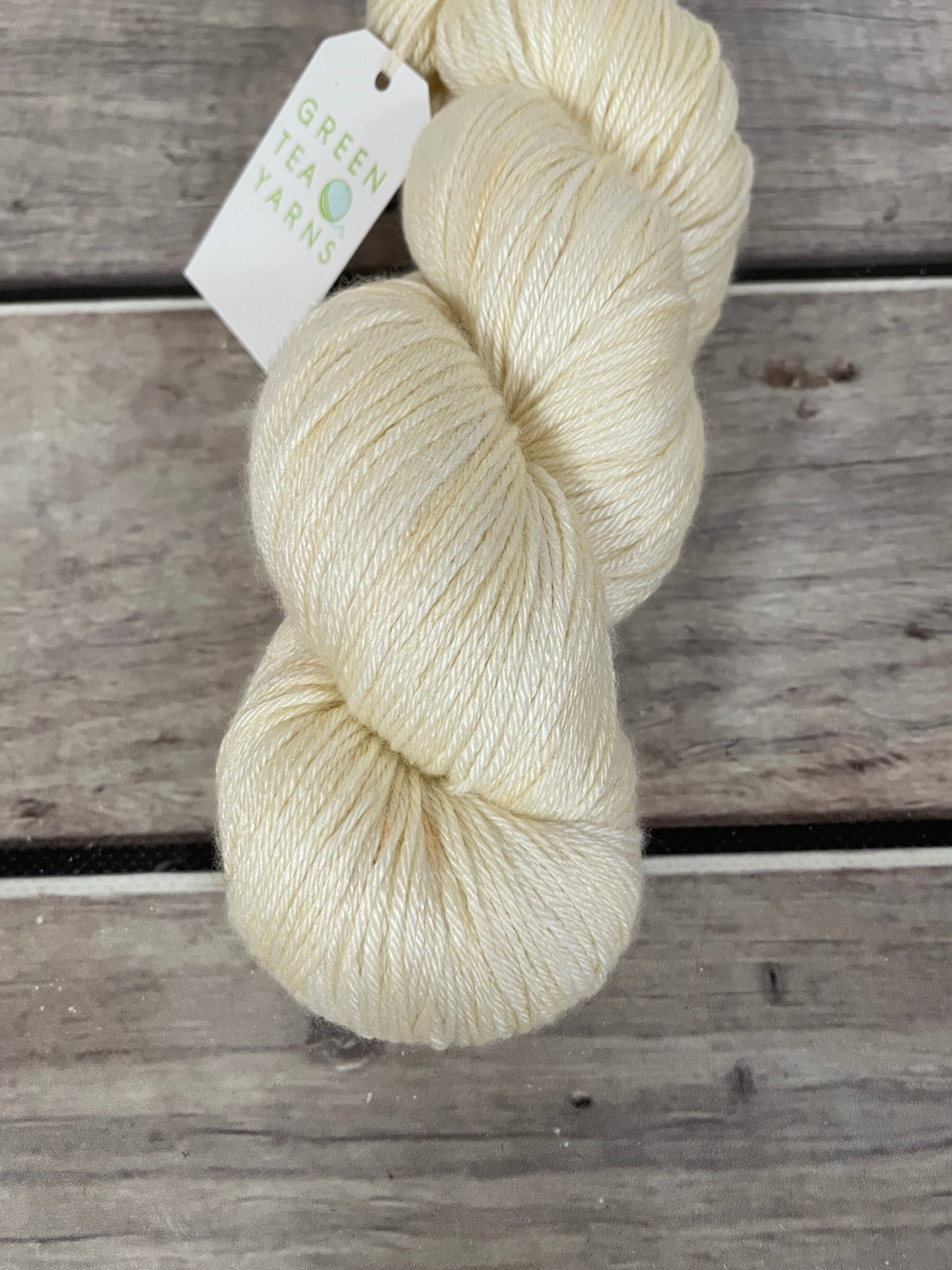 Buttercream - 4ply/fingering - silk and merino - Jasmin 4