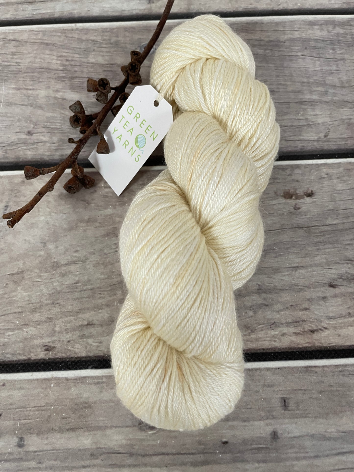 Buttercream - 4ply/fingering - silk and merino - Jasmin 4