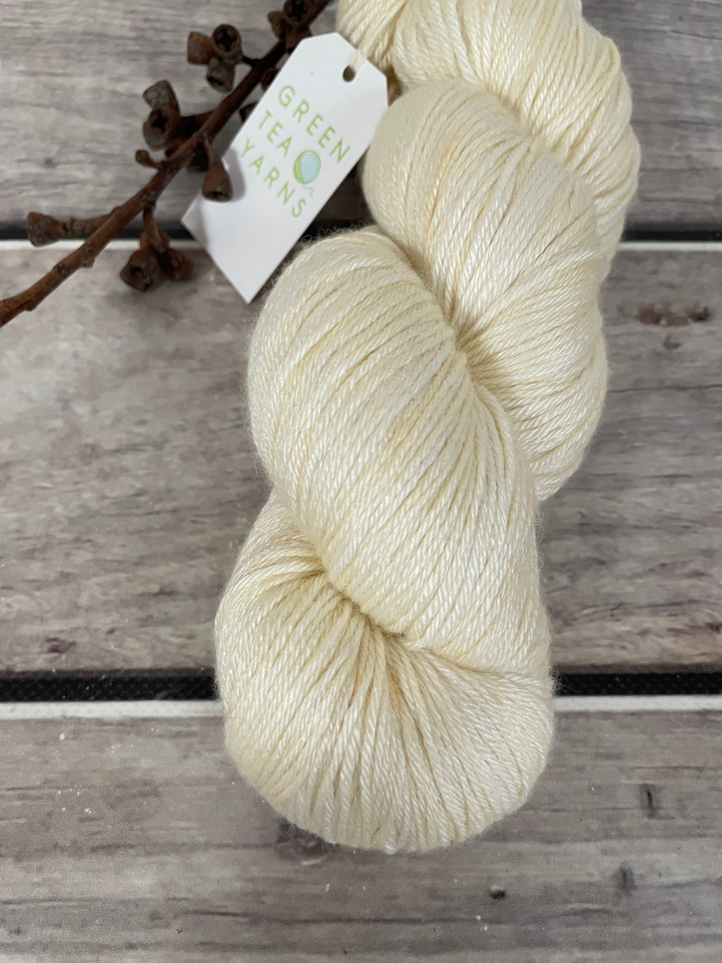 Buttercream - 4ply/fingering - silk and merino - Jasmin 4