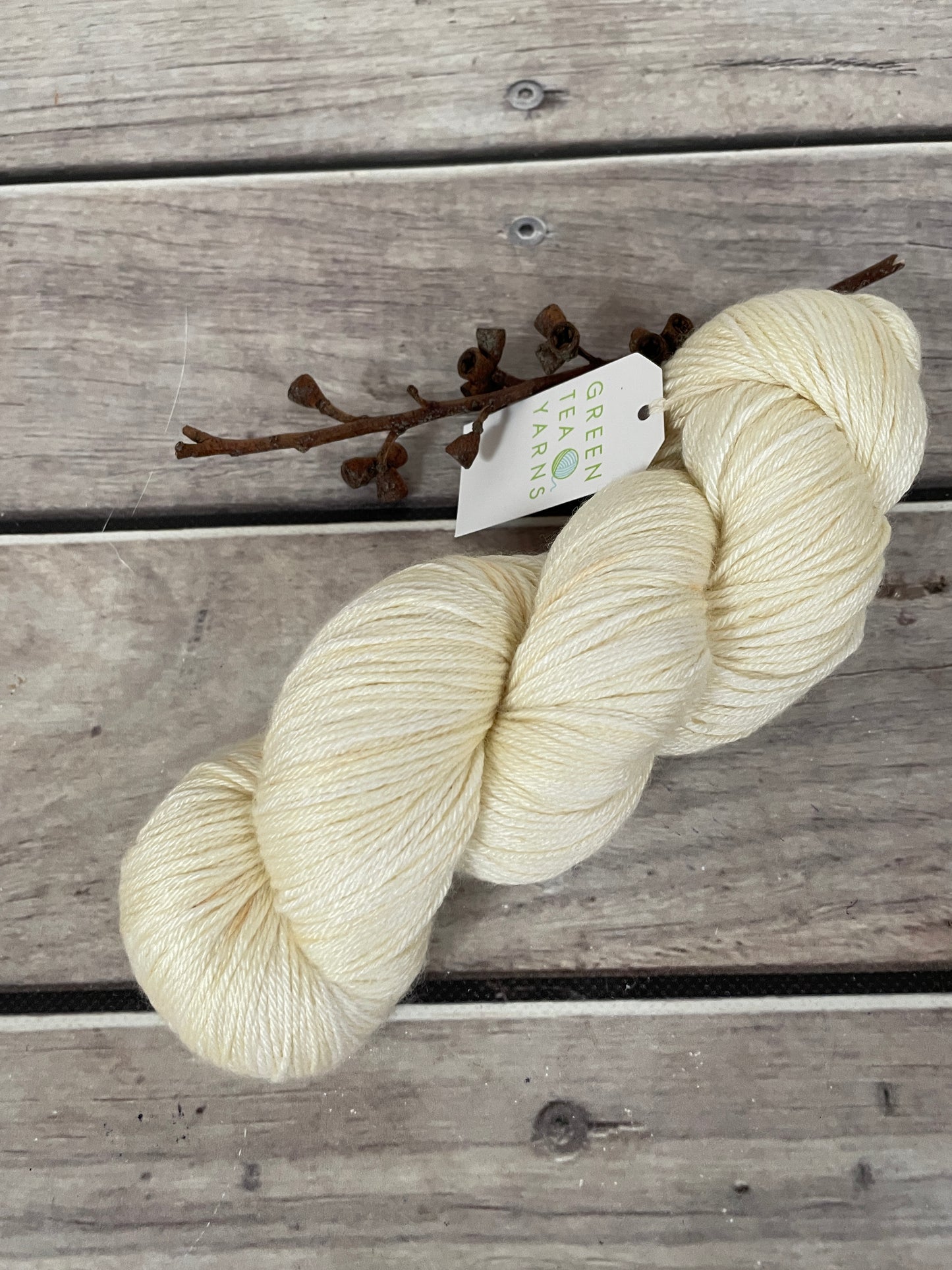 Buttercream - 4ply/fingering - silk and merino - Jasmin 4