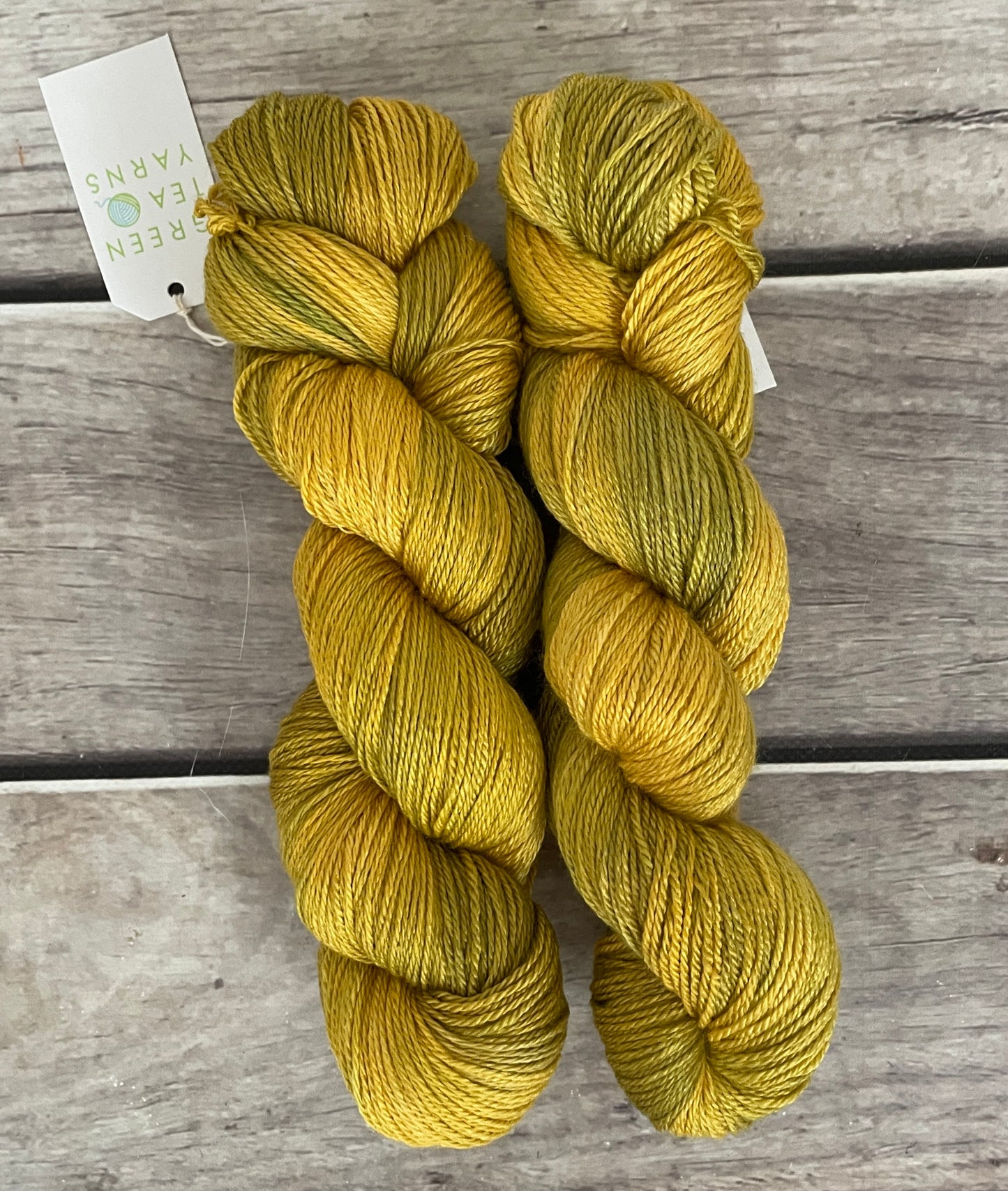 Golden Fern - 4 ply in silk and merino - White Cloud