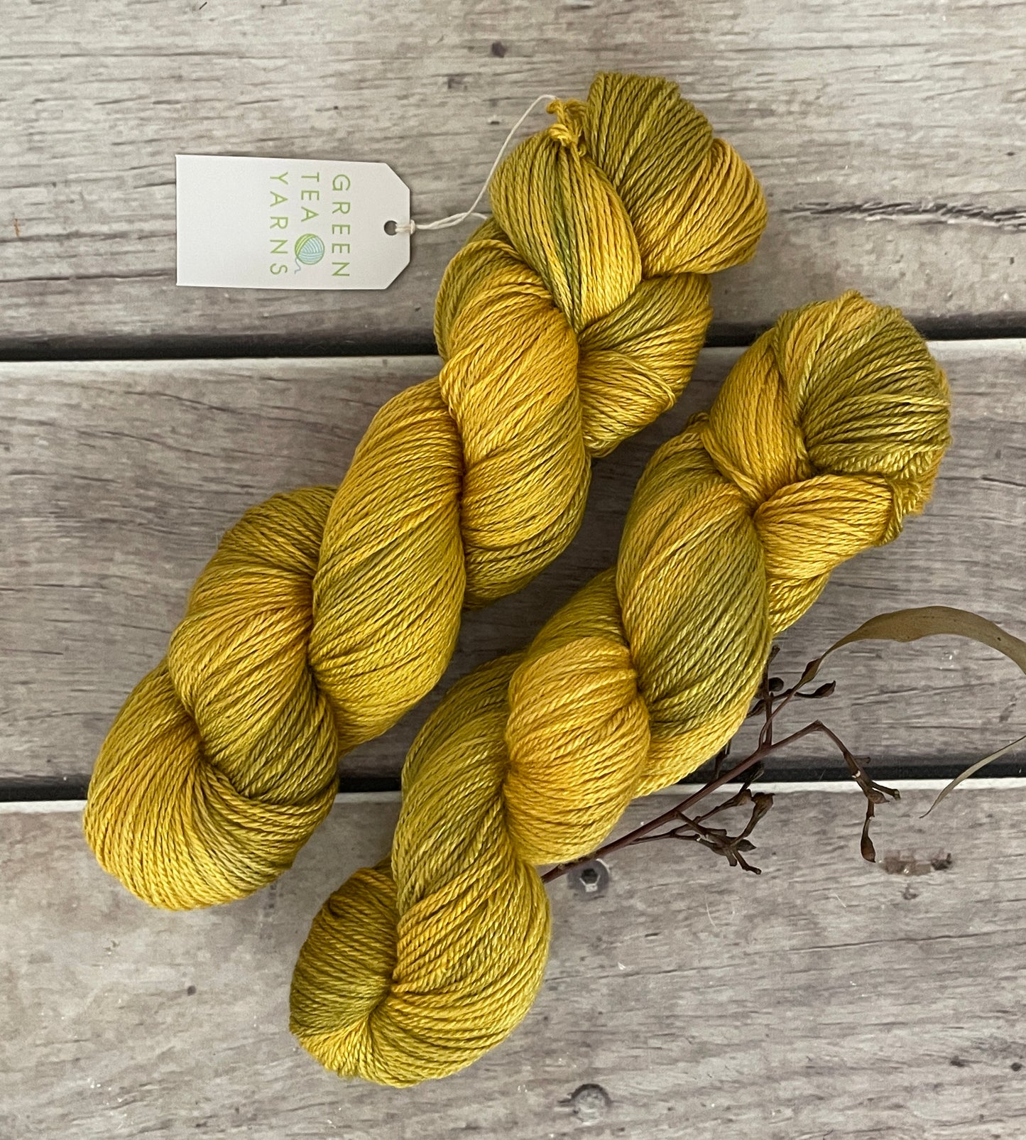 Golden Fern - 4 ply in silk and merino - White Cloud