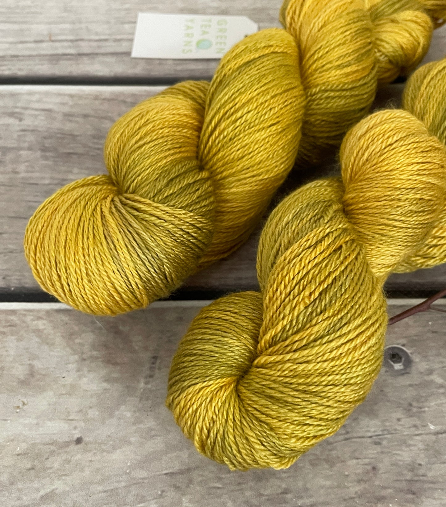 Golden Fern - 4 ply in silk and merino - White Cloud