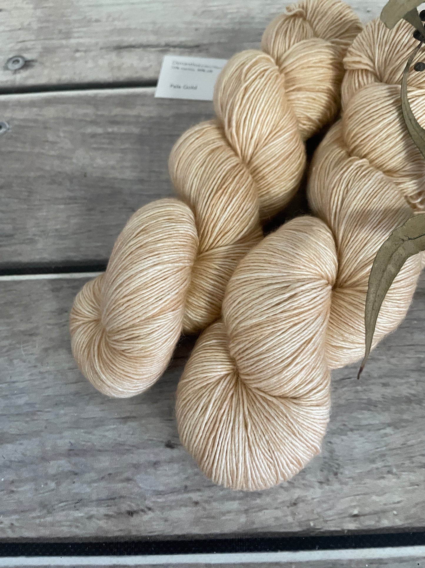 Pale Gold - 4 ply silk/merino singles yarn - Osmanthus