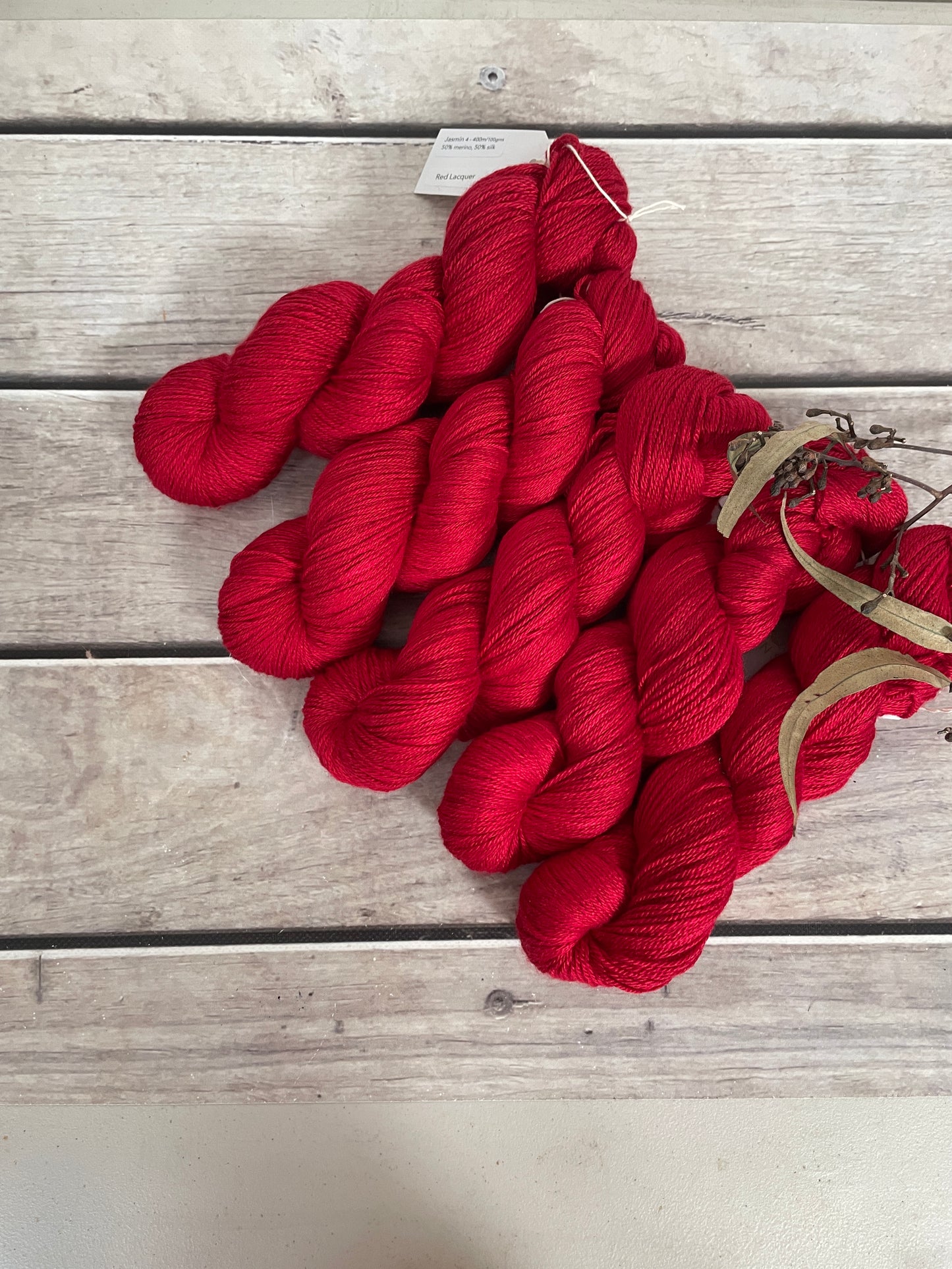 Red Lacquer - 4ply/fingering - silk and merino yarn - Jasmin 4