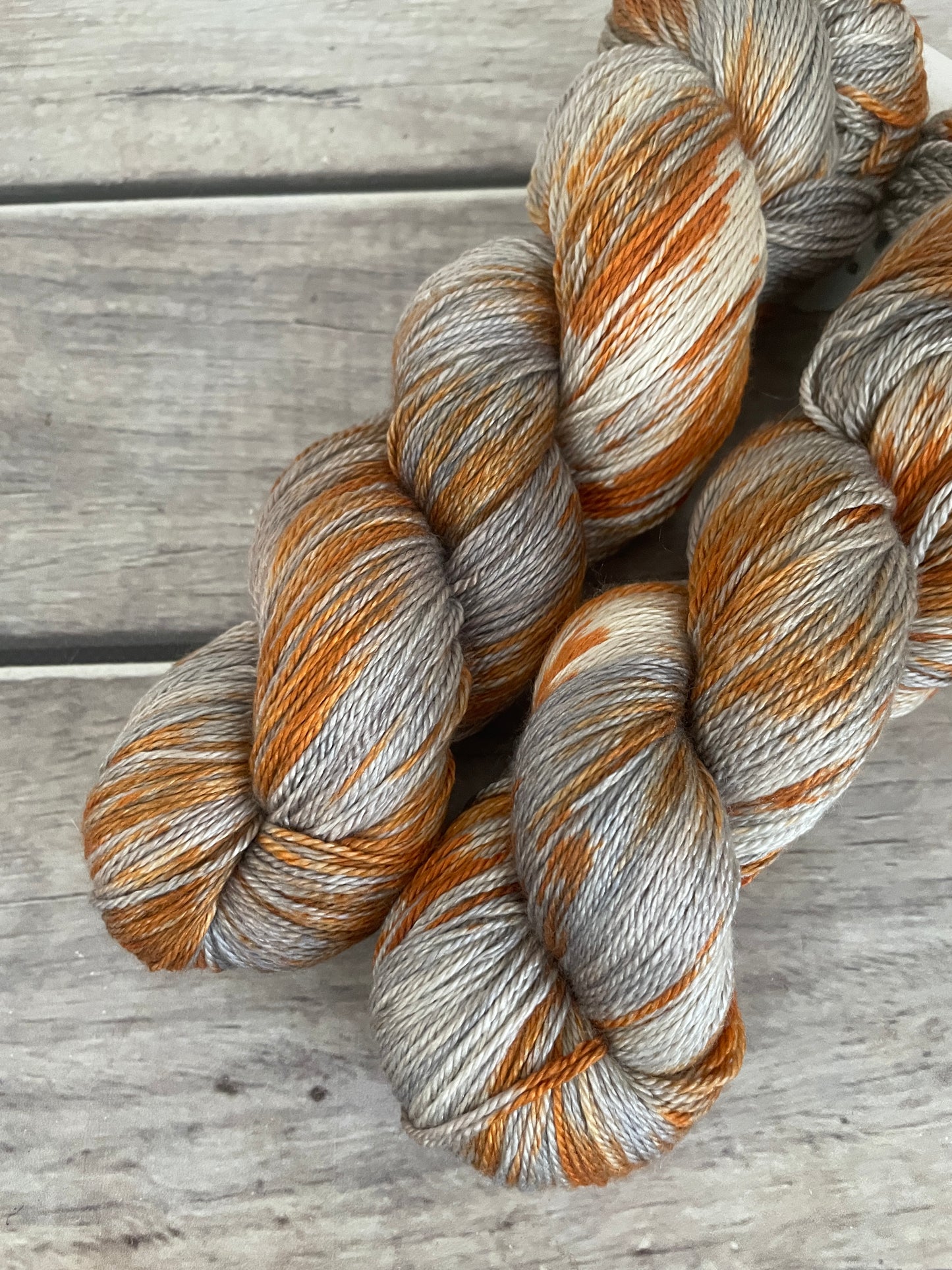 Rusty Oysters - 4 ply in silk and merino - White Cloud