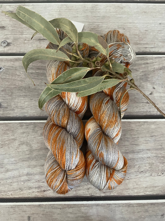 Rusty Oysters - 4 ply in silk and merino - White Cloud