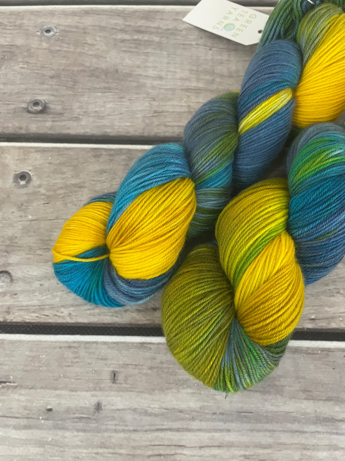 Sunburst ooak - sock yarn in merino and nylon - Darjeeling