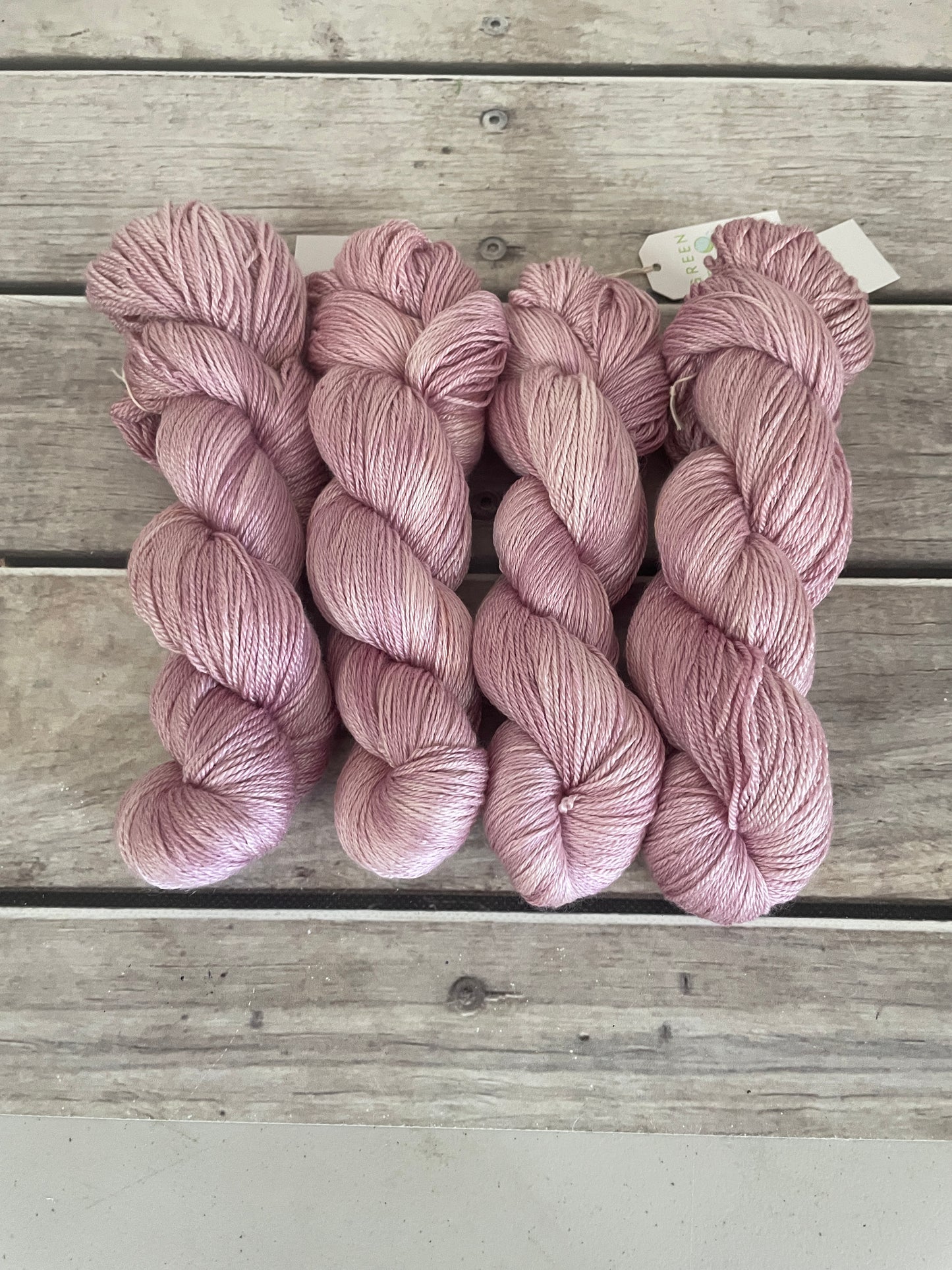 Soft Rose - 4 ply in silk and merino - White Cloud