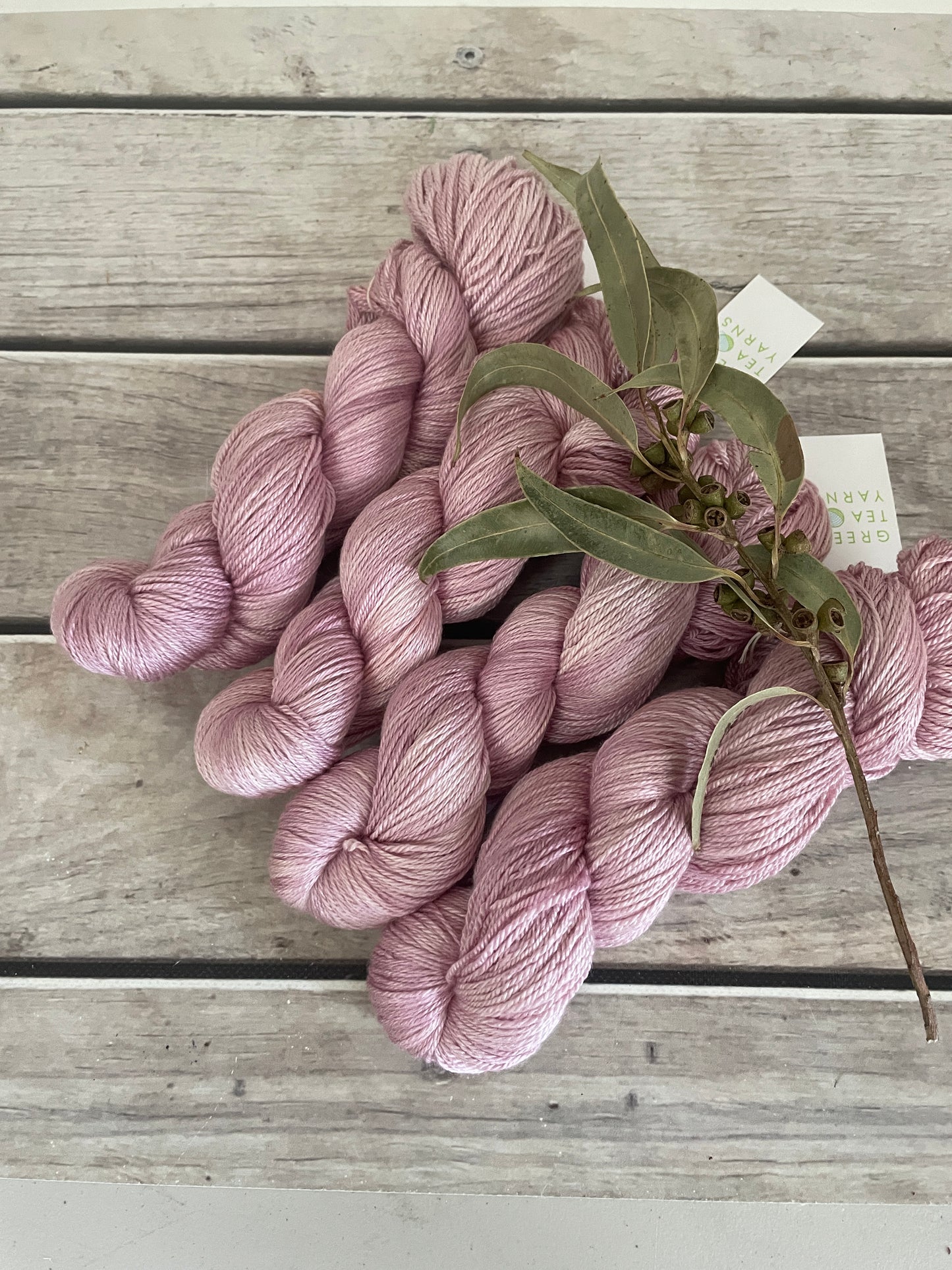 Soft Rose - 4 ply in silk and merino - White Cloud