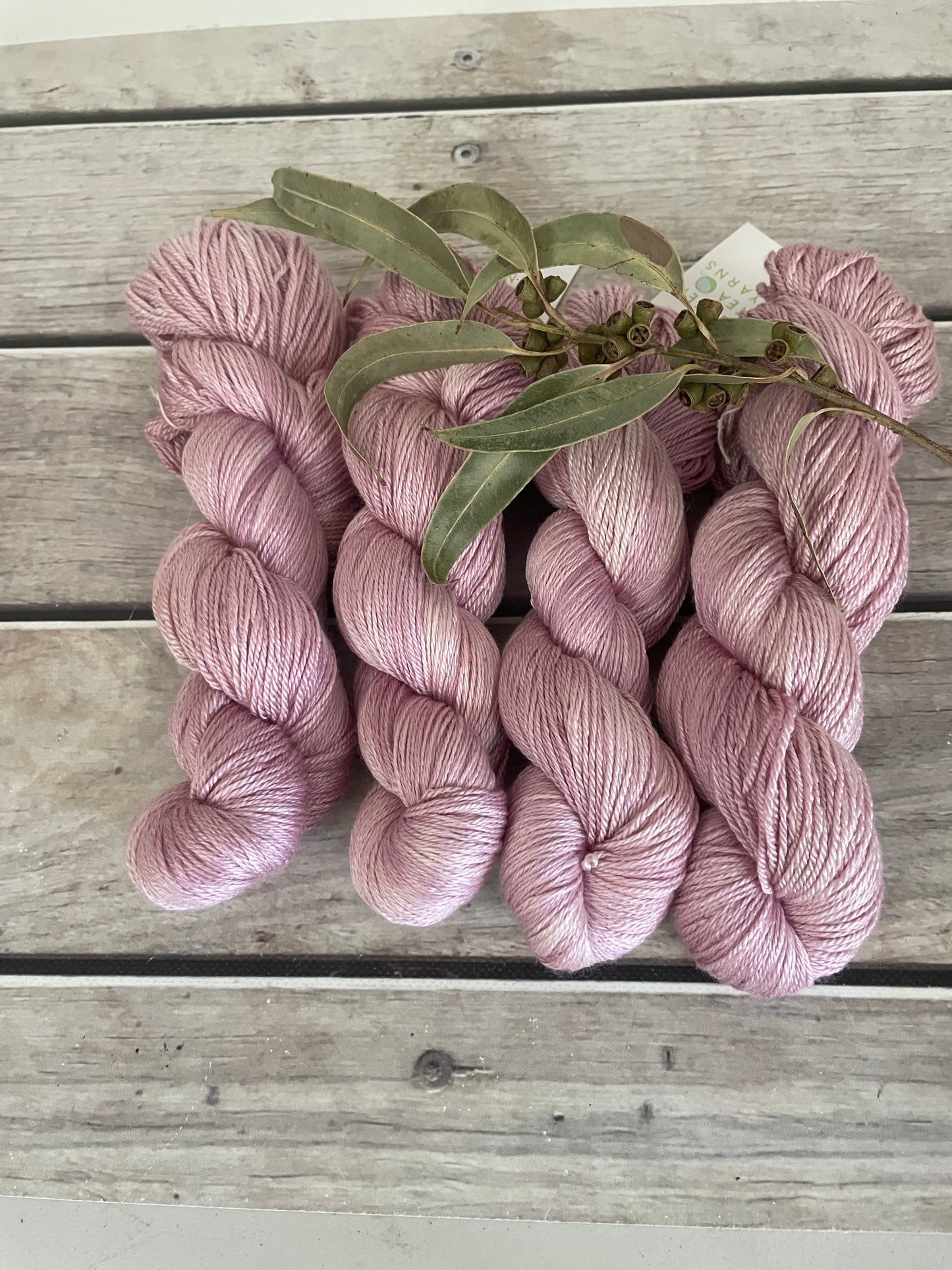 Soft Rose - 4 ply in silk and merino - White Cloud