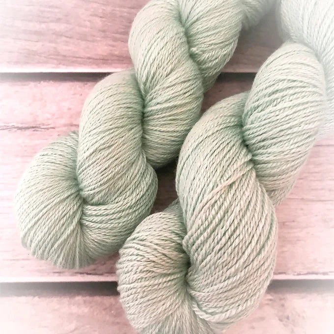 Waters Edge - 4 ply in silk and merino - White Cloud